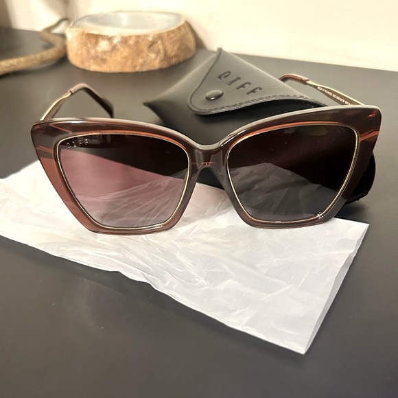 NEW DIFF EYEWEAR BECKY IV DEEP AMBER + TERRACOTTA CAT EYE POLARIZED SUNGLASSES - Picture 2 of 7